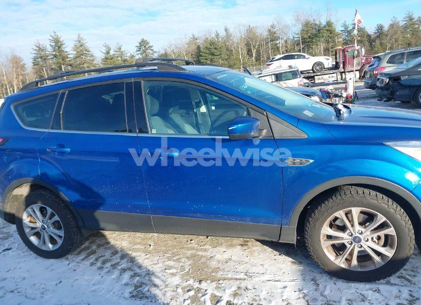 Photo 13 of 2017 Ford Escape SE (VIN 1FMCU9G95HUB93949)