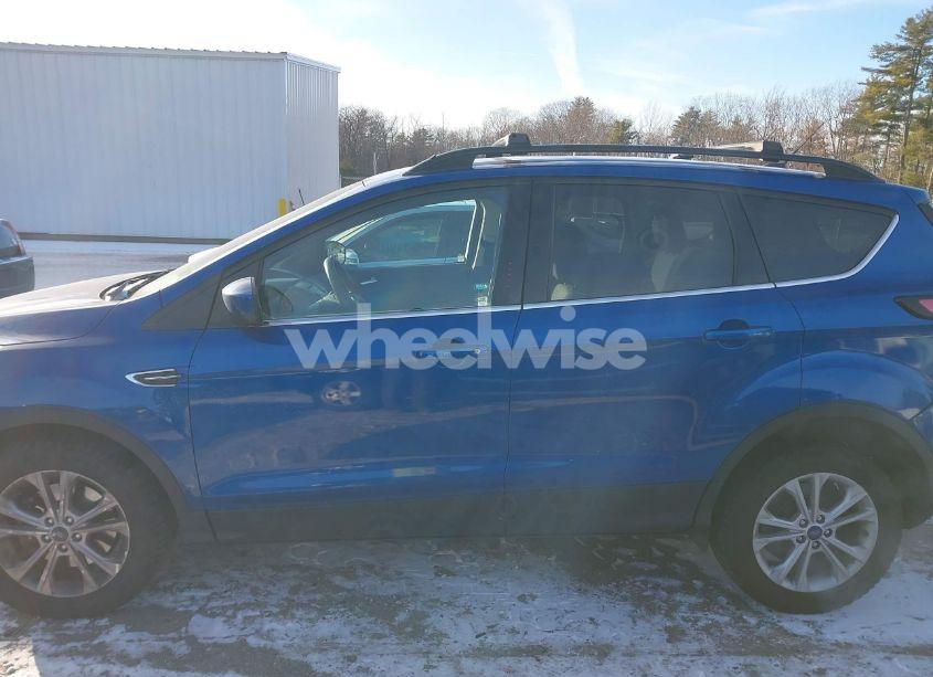 Photo 14 of 2017 Ford Escape SE (VIN 1FMCU9G95HUB93949)