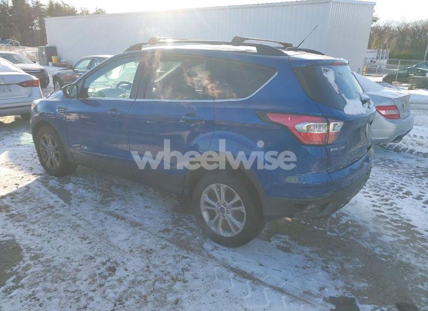 Photo 3 of 2017 Ford Escape SE (VIN 1FMCU9G95HUB93949)