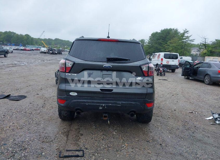 Photo 16 of 2017 Ford Escape SE (VIN 1FMCU9G95HUC83618)