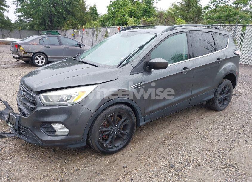 Photo 2 of 2017 Ford Escape SE (VIN 1FMCU9G95HUC83618)