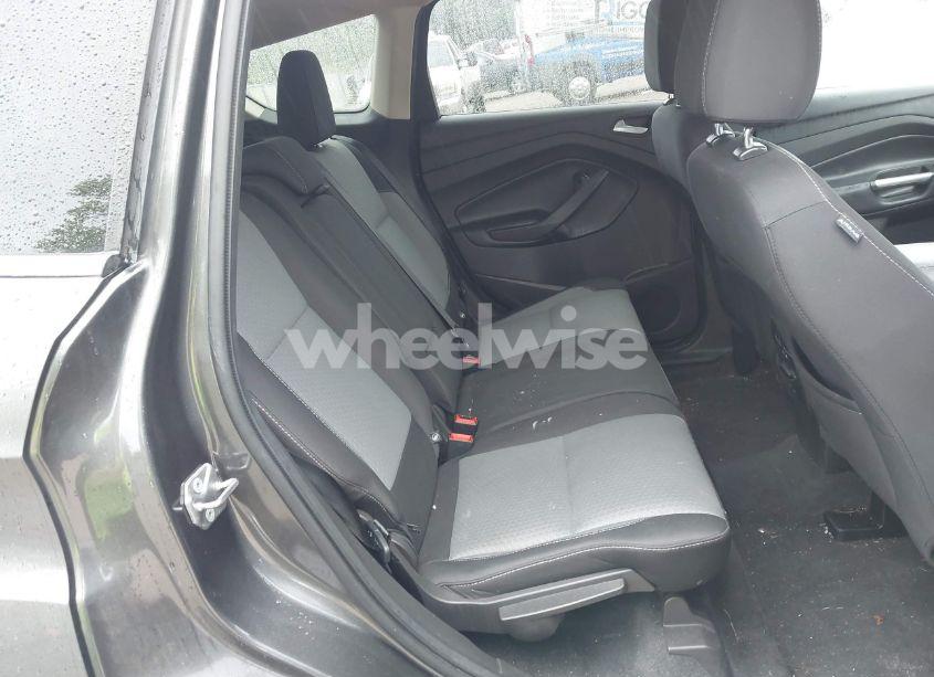 Photo 8 of 2017 Ford Escape SE (VIN 1FMCU9G95HUC83618)