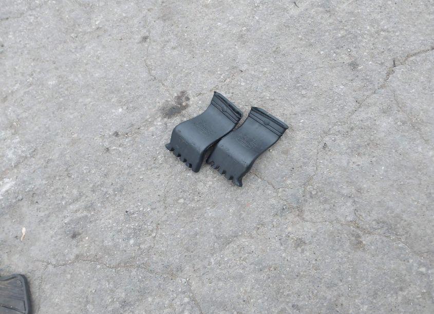 Photo 12 of 2017 Ford Escape SE (VIN 1FMCU9G95HUC87054)