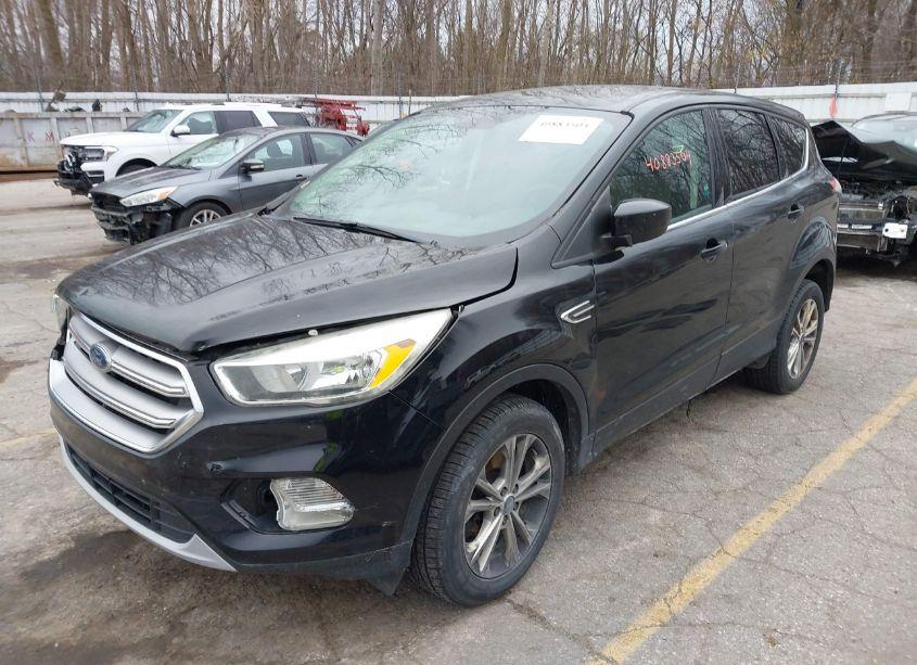 Photo 2 of 2017 Ford Escape SE (VIN 1FMCU9G95HUC87054)