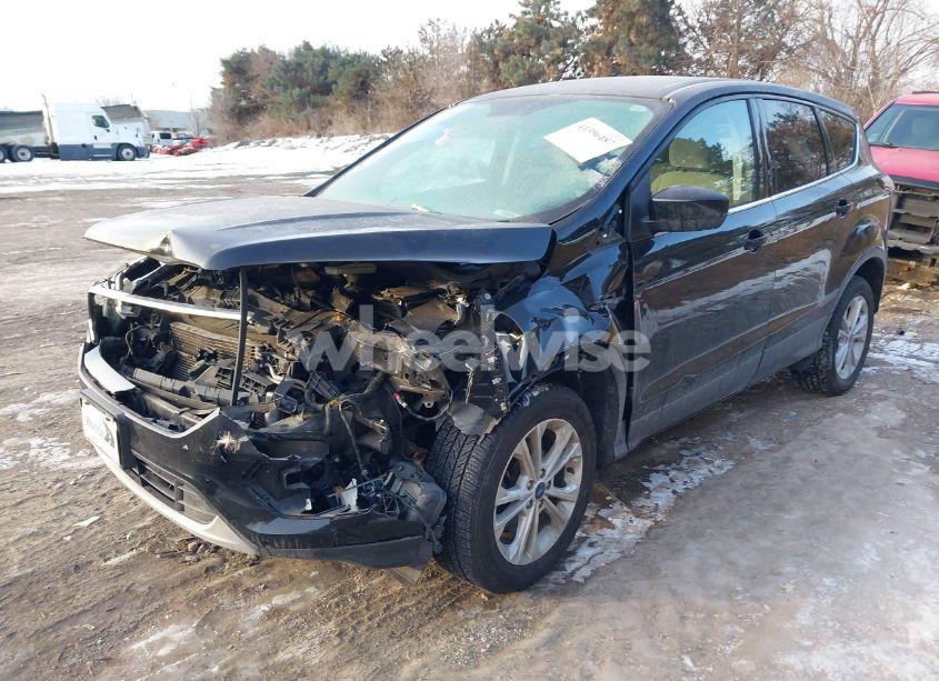 Photo 2 of 2017 Ford Escape SE (VIN 1FMCU9G95HUC99026)