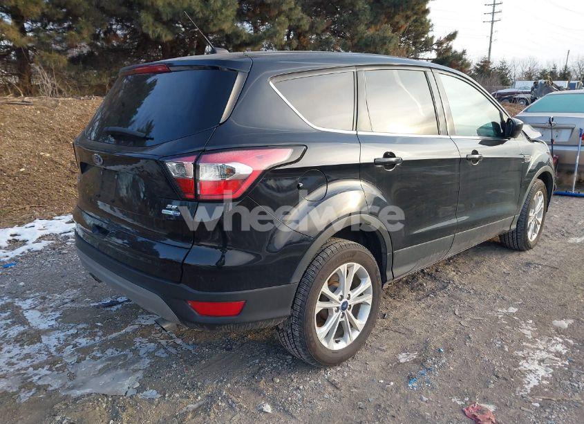 Photo 4 of 2017 Ford Escape SE (VIN 1FMCU9G95HUC99026)