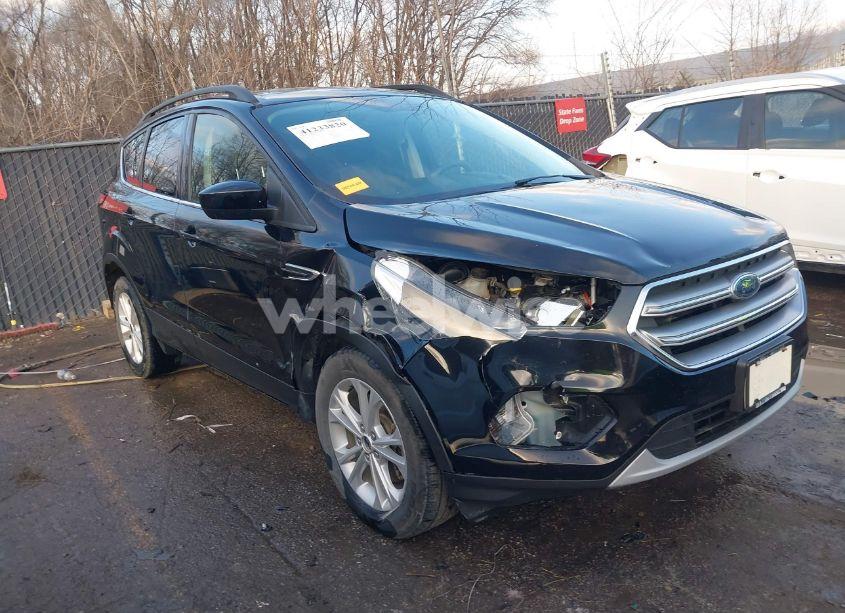 2017 Ford Escape SE (VIN 1FMCU9G95HUE35784) main photo