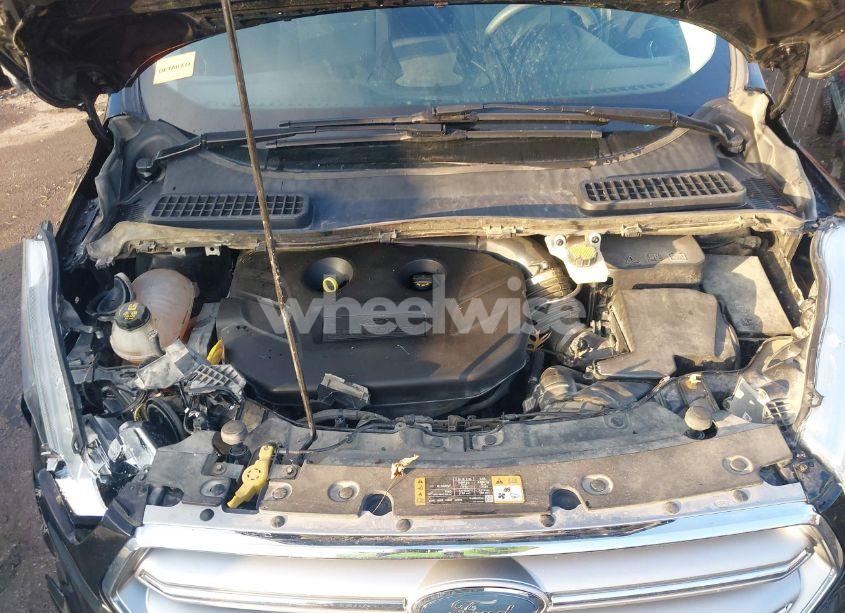 Photo 10 of 2017 Ford Escape SE (VIN 1FMCU9G95HUE35784)