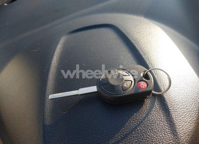 Photo 11 of 2017 Ford Escape SE (VIN 1FMCU9G95HUE35784)