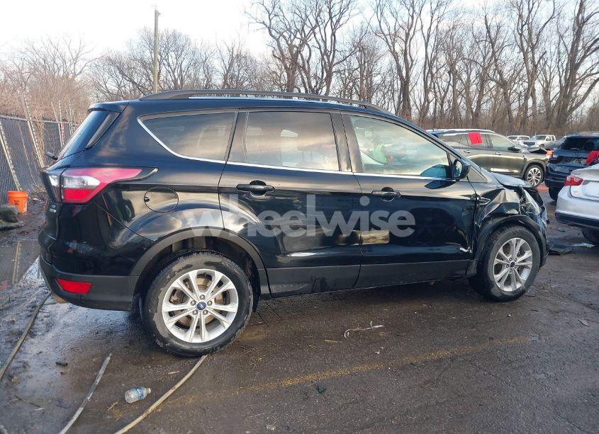 Photo 13 of 2017 Ford Escape SE (VIN 1FMCU9G95HUE35784)