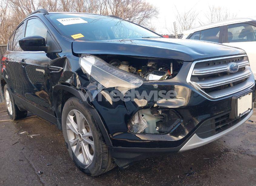 Photo 6 of 2017 Ford Escape SE (VIN 1FMCU9G95HUE35784)