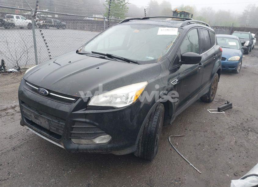 Photo 2 of 2013 Ford Escape SE (VIN 1FMCU9G96DUA34397)