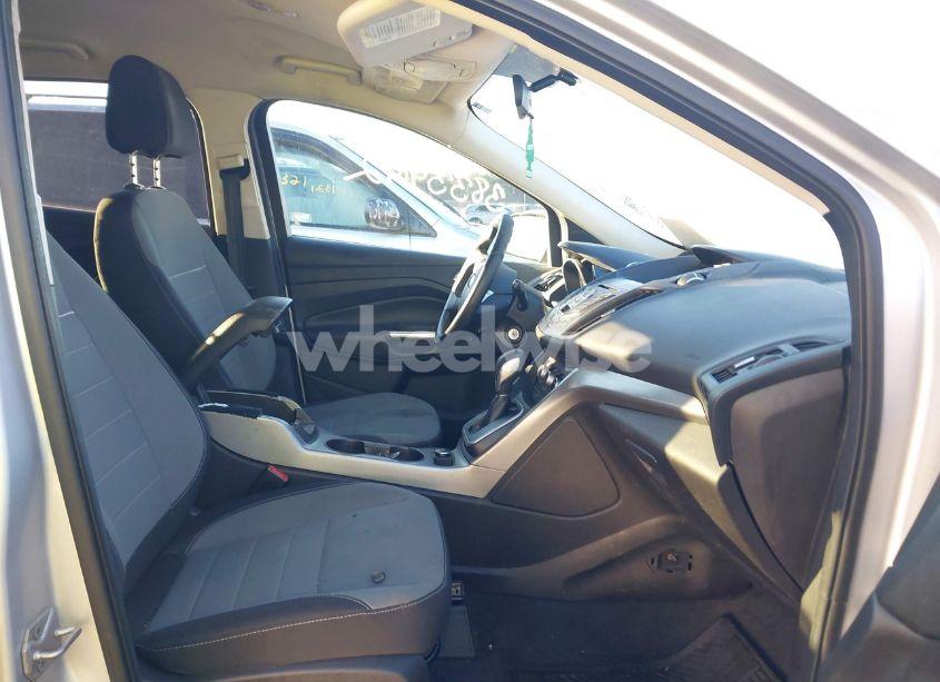 Photo 5 of 2013 Ford Escape SE (VIN 1FMCU9G96DUC98042)