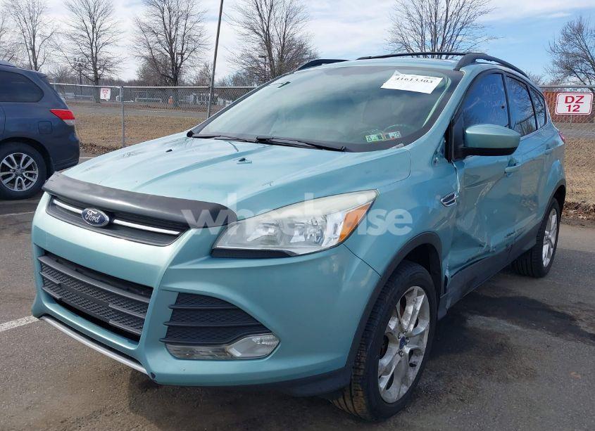 Photo 2 of 2013 Ford Escape SE (VIN 1FMCU9G96DUD33369)