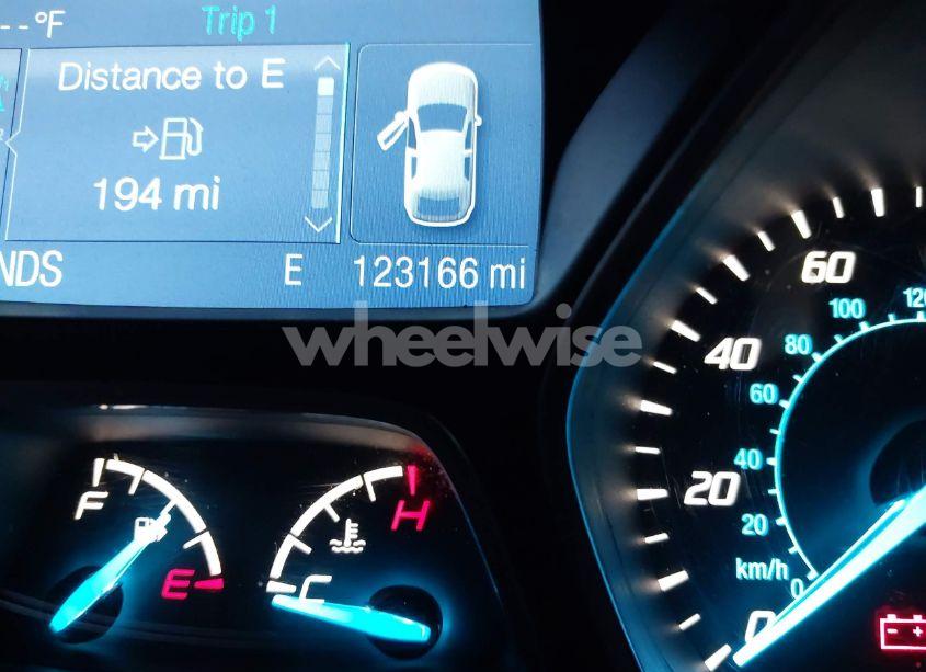 Photo 15 of 2015 Ford Escape SE (VIN 1FMCU9G96FUA10071)