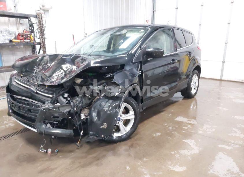 Photo 2 of 2015 Ford Escape SE (VIN 1FMCU9G96FUA10071)