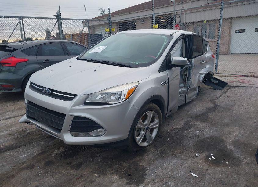 Photo 2 of 2015 Ford Escape SE (VIN 1FMCU9G96FUB18366)