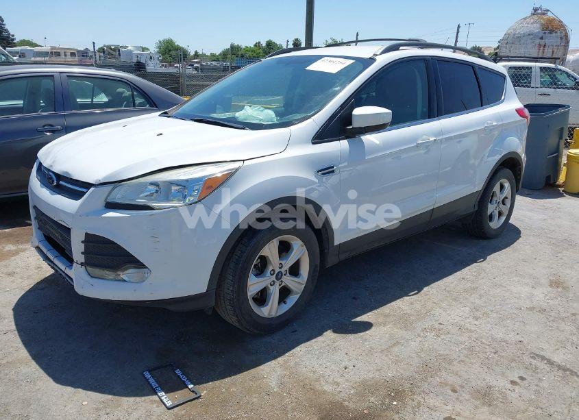 Photo 2 of 2015 Ford Escape SE (VIN 1FMCU9G96FUC64010)