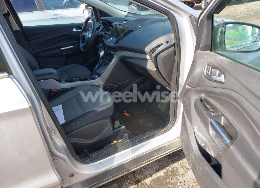 Photo 5 of 2015 Ford Escape SE (VIN 1FMCU9G96FUC67425)