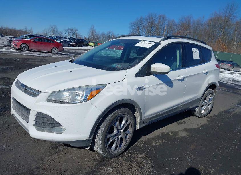 Photo 2 of 2016 Ford Escape SE (VIN 1FMCU9G96GUB42698)