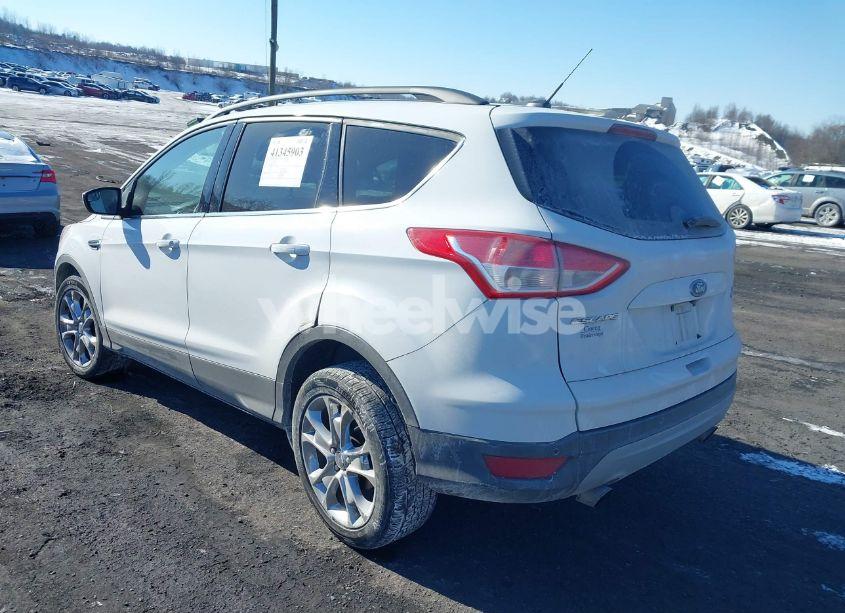 Photo 3 of 2016 Ford Escape SE (VIN 1FMCU9G96GUB42698)