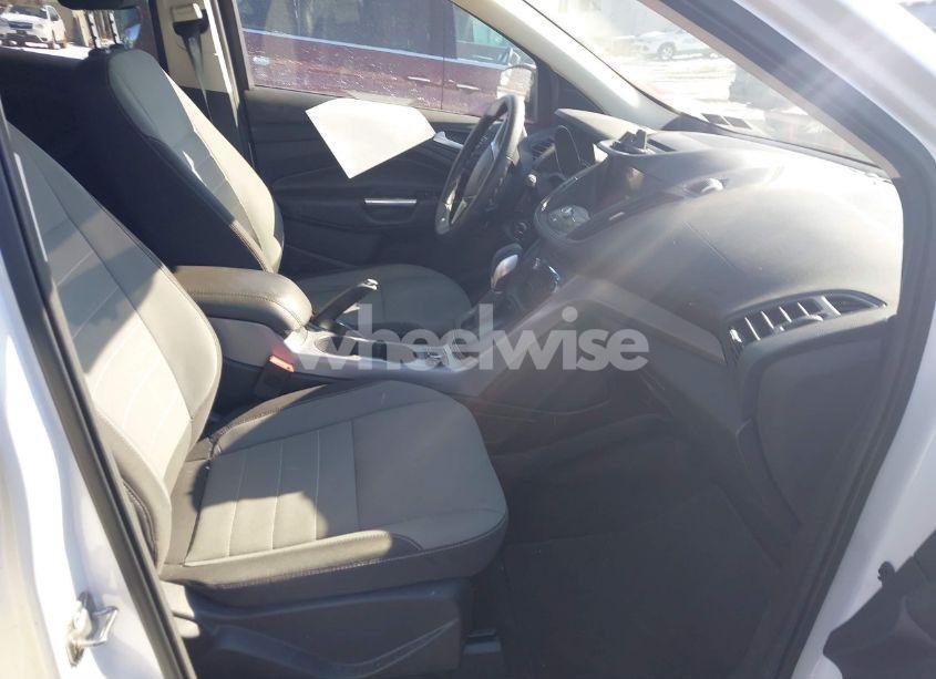 Photo 5 of 2016 Ford Escape SE (VIN 1FMCU9G96GUB42698)