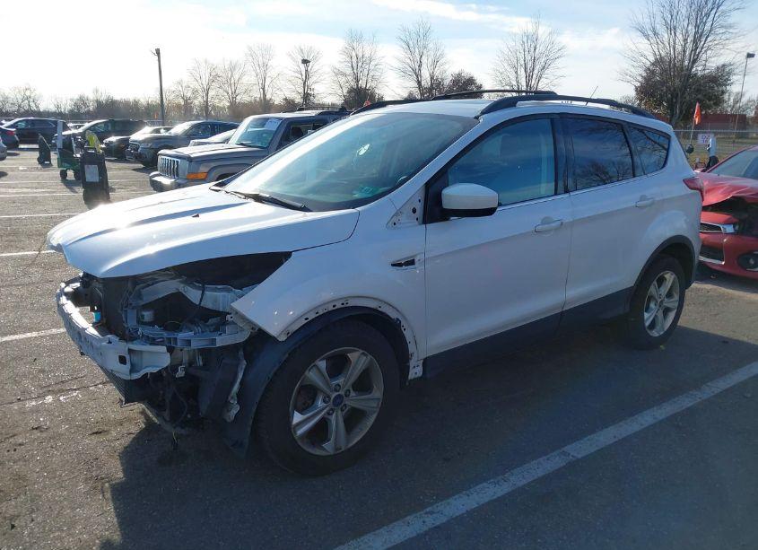Photo 2 of 2016 Ford Escape SE (VIN 1FMCU9G96GUC32563)