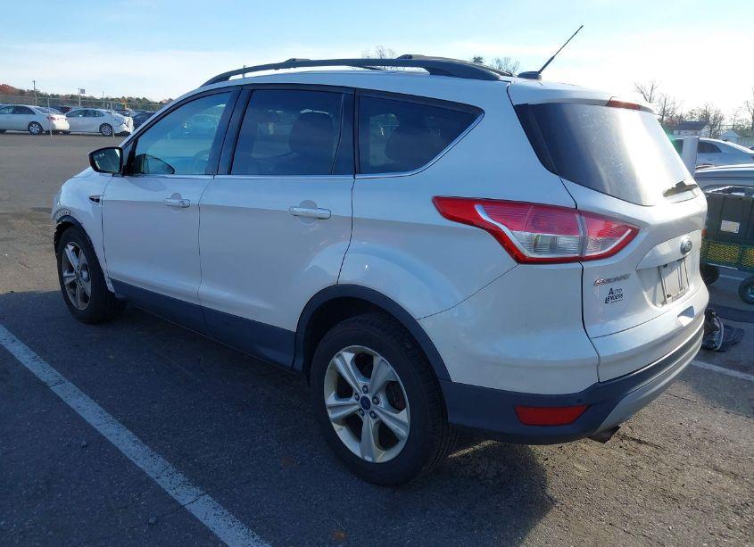 Photo 3 of 2016 Ford Escape SE (VIN 1FMCU9G96GUC32563)