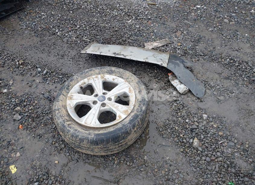 Photo 12 of 2016 Ford Escape SE (VIN 1FMCU9G96GUC83092)