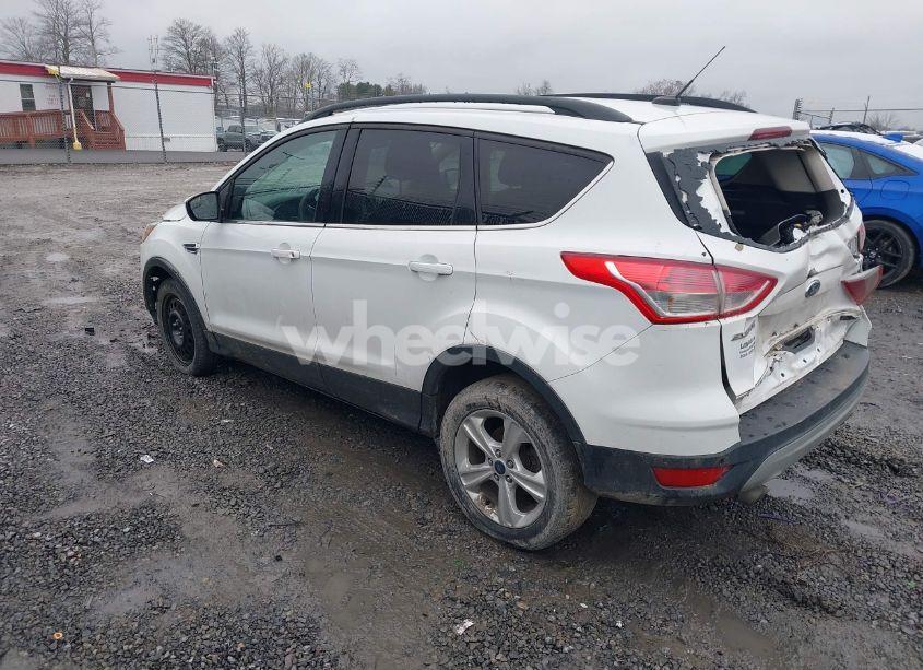 Photo 3 of 2016 Ford Escape SE (VIN 1FMCU9G96GUC83092)