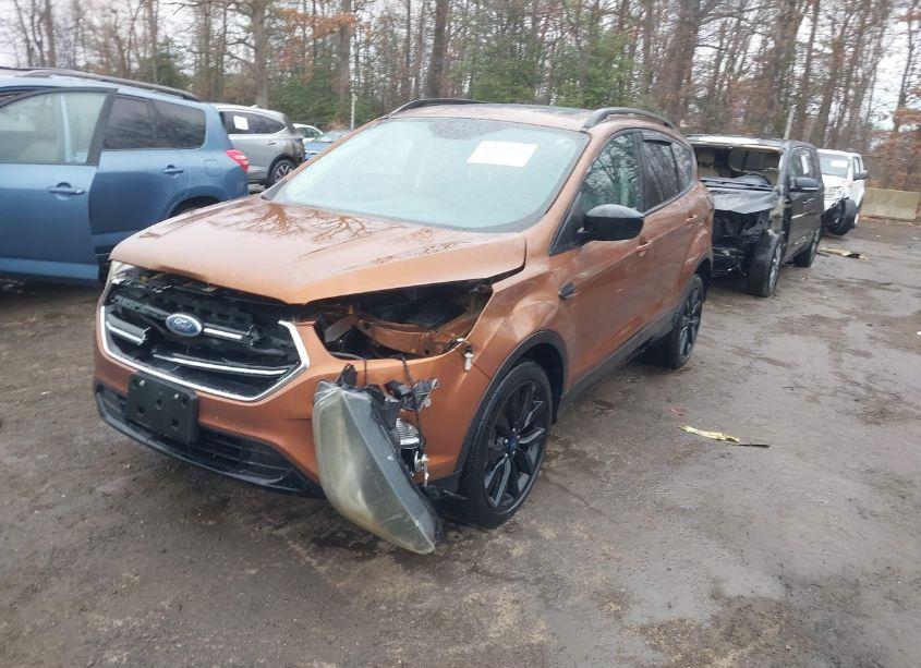 Photo 2 of 2017 Ford Escape SE (VIN 1FMCU9G96HUA10266)
