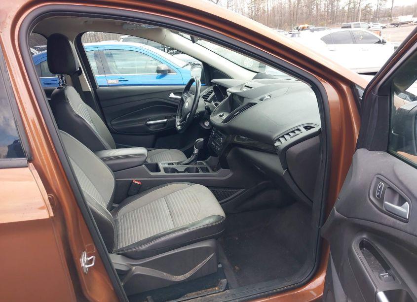 Photo 5 of 2017 Ford Escape SE (VIN 1FMCU9G96HUA10266)