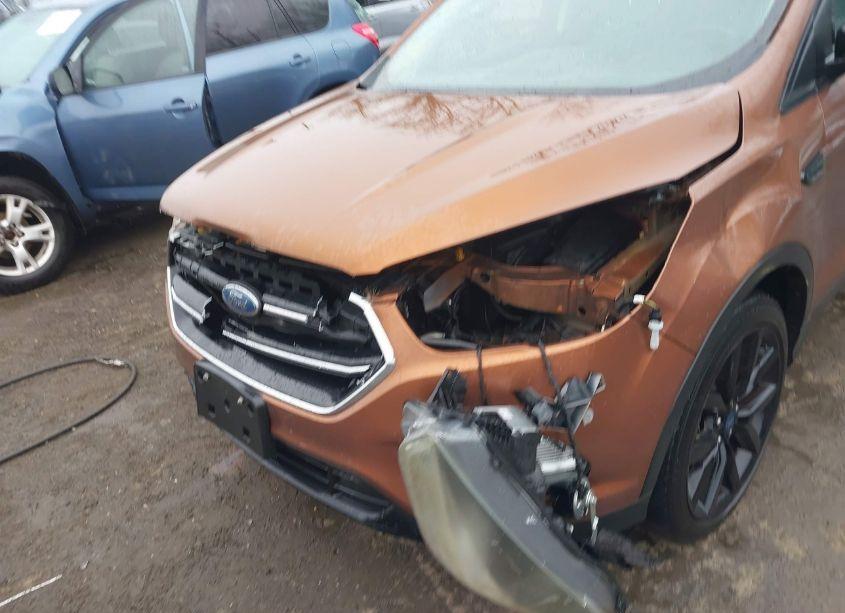 Photo 6 of 2017 Ford Escape SE (VIN 1FMCU9G96HUA10266)