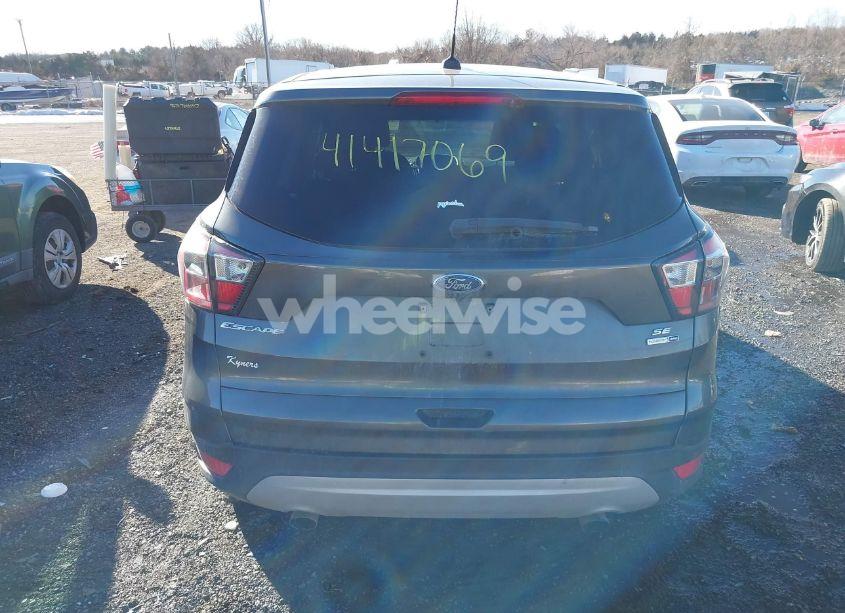 Photo 16 of 2017 Ford Escape SE (VIN 1FMCU9G96HUA11501)
