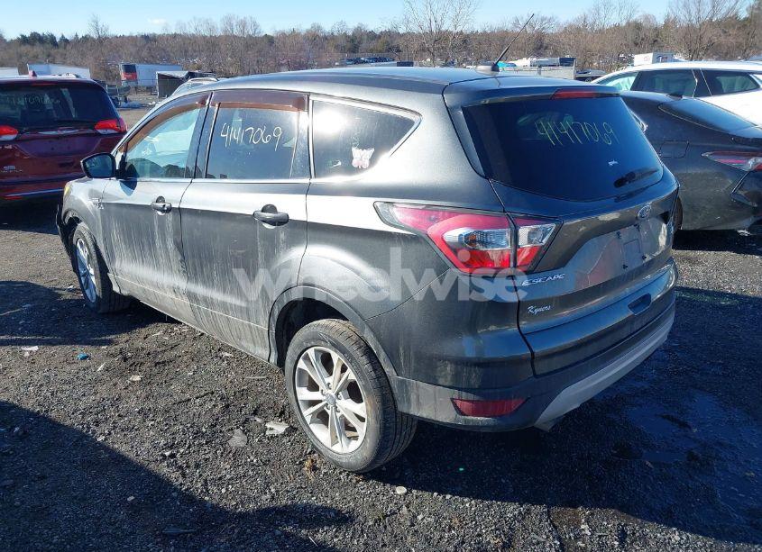 Photo 3 of 2017 Ford Escape SE (VIN 1FMCU9G96HUA11501)