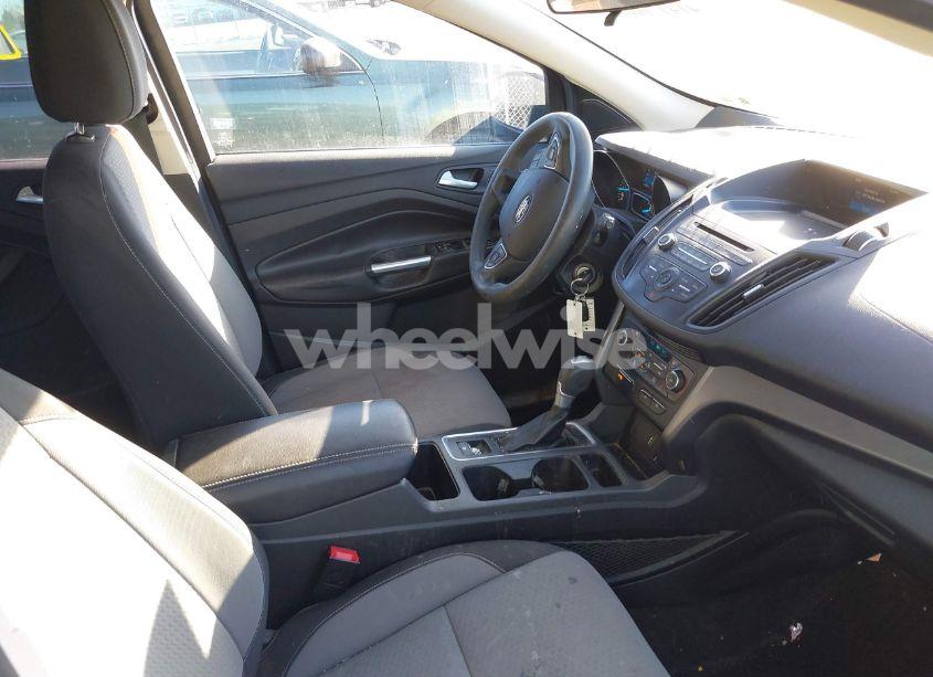 Photo 5 of 2017 Ford Escape SE (VIN 1FMCU9G96HUA11501)