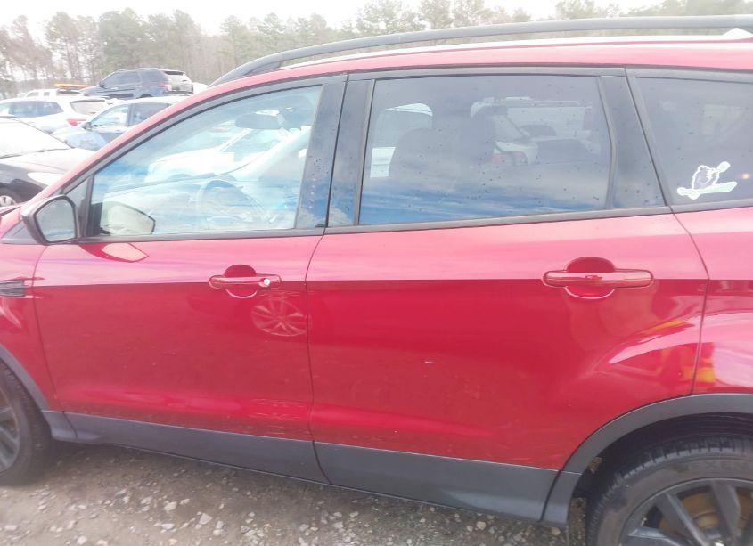 Photo 15 of 2017 Ford Escape SE (VIN 1FMCU9G96HUB60538)