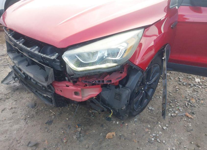 Photo 19 of 2017 Ford Escape SE (VIN 1FMCU9G96HUB60538)