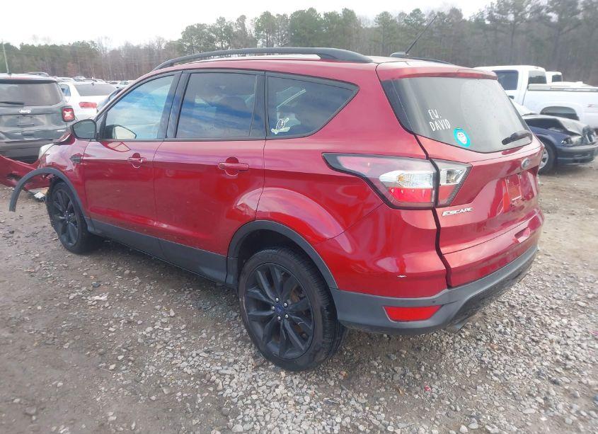 Photo 3 of 2017 Ford Escape SE (VIN 1FMCU9G96HUB60538)