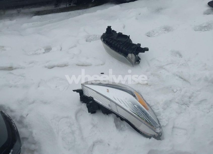 Photo 12 of 2017 Ford Escape SE (VIN 1FMCU9G96HUB85164)