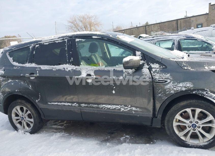 Photo 14 of 2017 Ford Escape SE (VIN 1FMCU9G96HUB85164)