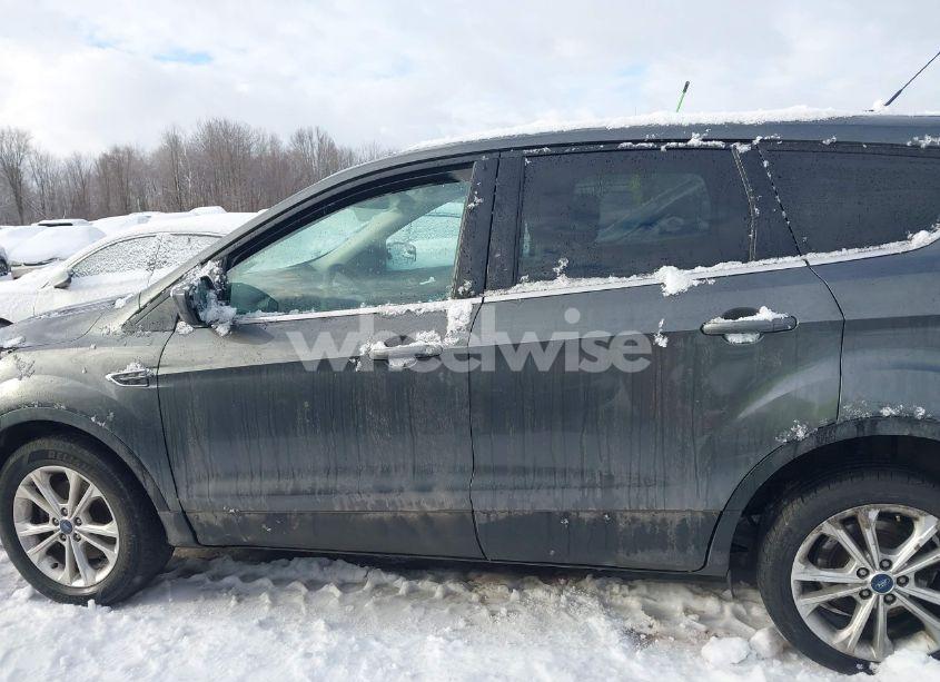 Photo 15 of 2017 Ford Escape SE (VIN 1FMCU9G96HUB85164)