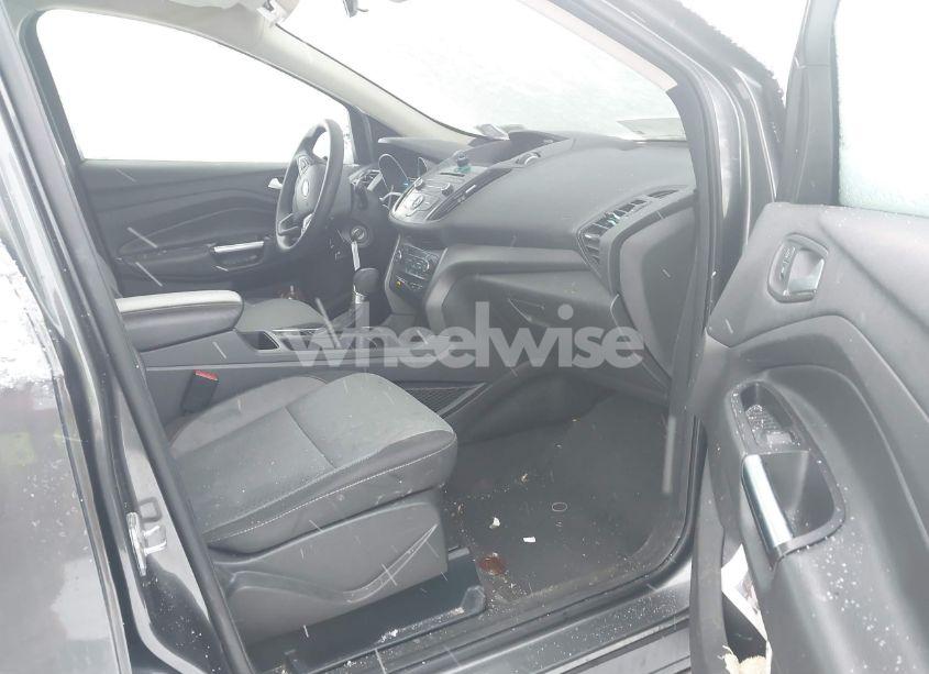 Photo 5 of 2017 Ford Escape SE (VIN 1FMCU9G96HUB85164)