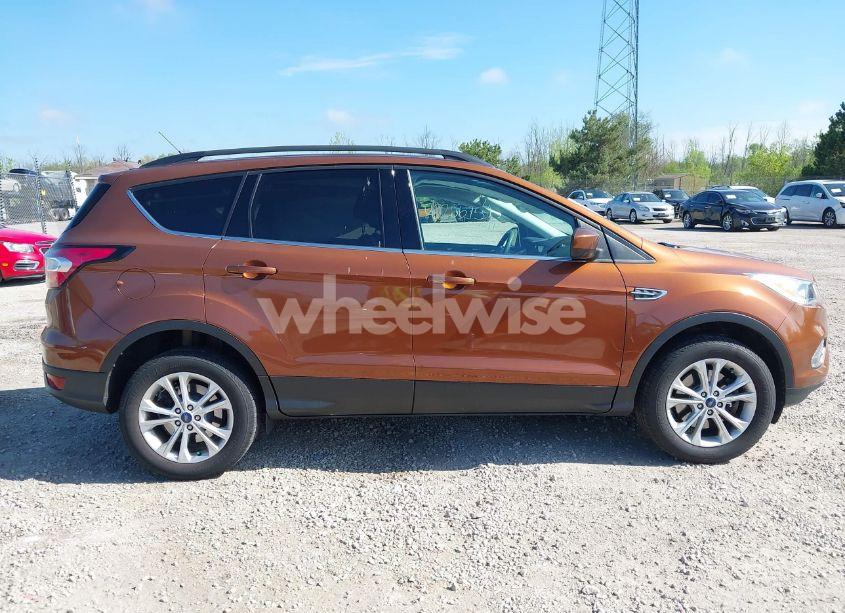 Photo 13 of 2017 Ford Escape SE (VIN 1FMCU9G96HUB89473)