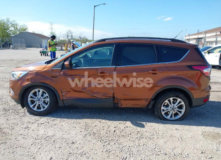Photo 14 of 2017 Ford Escape SE (VIN 1FMCU9G96HUB89473)