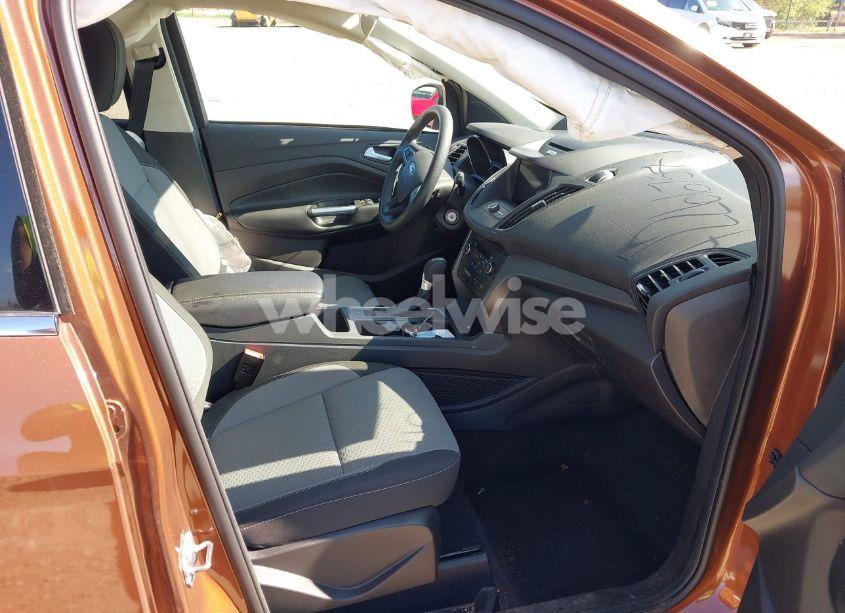 Photo 5 of 2017 Ford Escape SE (VIN 1FMCU9G96HUB89473)