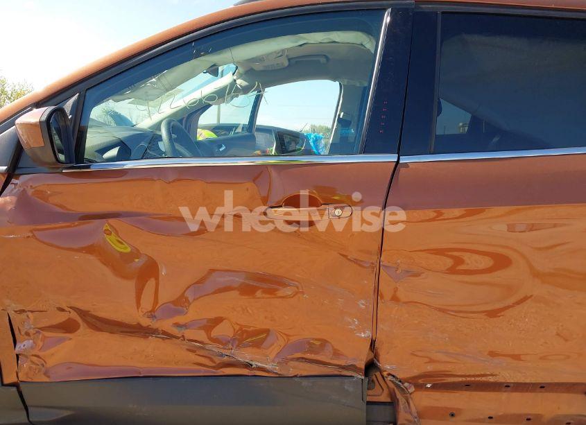 Photo 6 of 2017 Ford Escape SE (VIN 1FMCU9G96HUB89473)