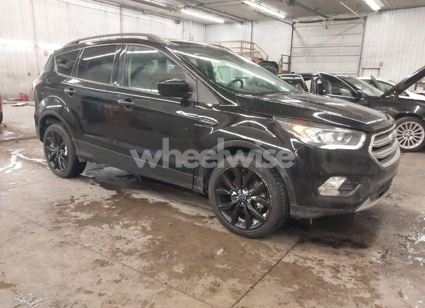 2017 Ford Escape SE (VIN 1FMCU9G96HUC79819) main photo