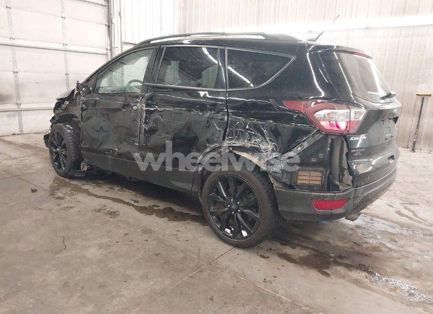 Photo 3 of 2017 Ford Escape SE (VIN 1FMCU9G96HUC79819)