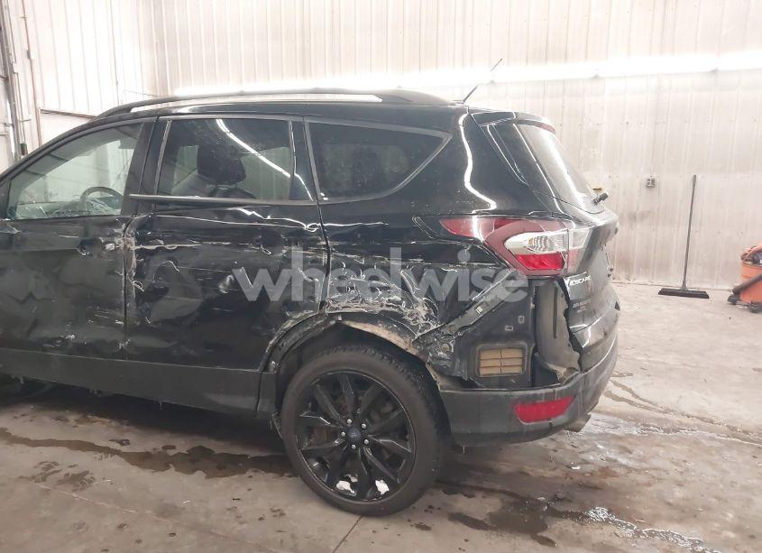 Photo 6 of 2017 Ford Escape SE (VIN 1FMCU9G96HUC79819)